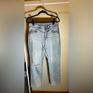 NWOT American Eagle High-Waisted Mom Jean